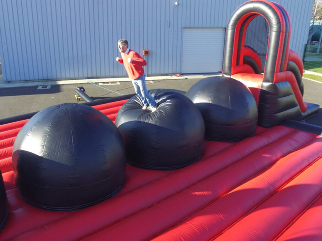 mega-wipe-out-animations-sportive-evenements-sports-jmprestations-normandie-bretagne-ile-de-france